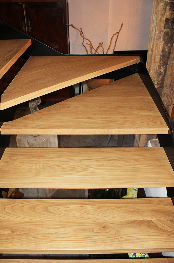 escaleras_metalicas_interiores_en_navarra_pamplona_nafarroa.jpg