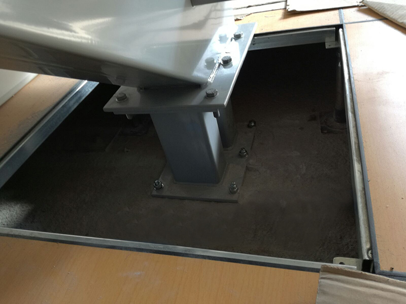 como_se_sujeta_una_escalera_al_suelo_de_una_vivienda_ibarkalde.jpg