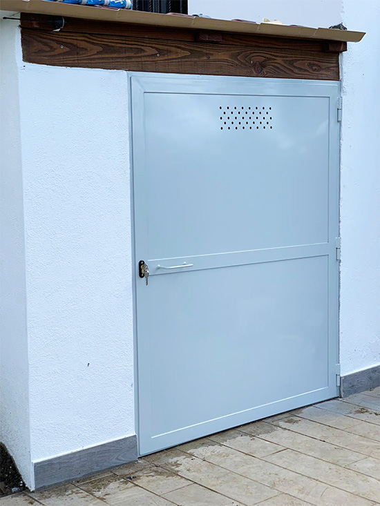 puerta_para_registro_de_luz_gas_y_agua_en_donostia_san_sebastian.jpg