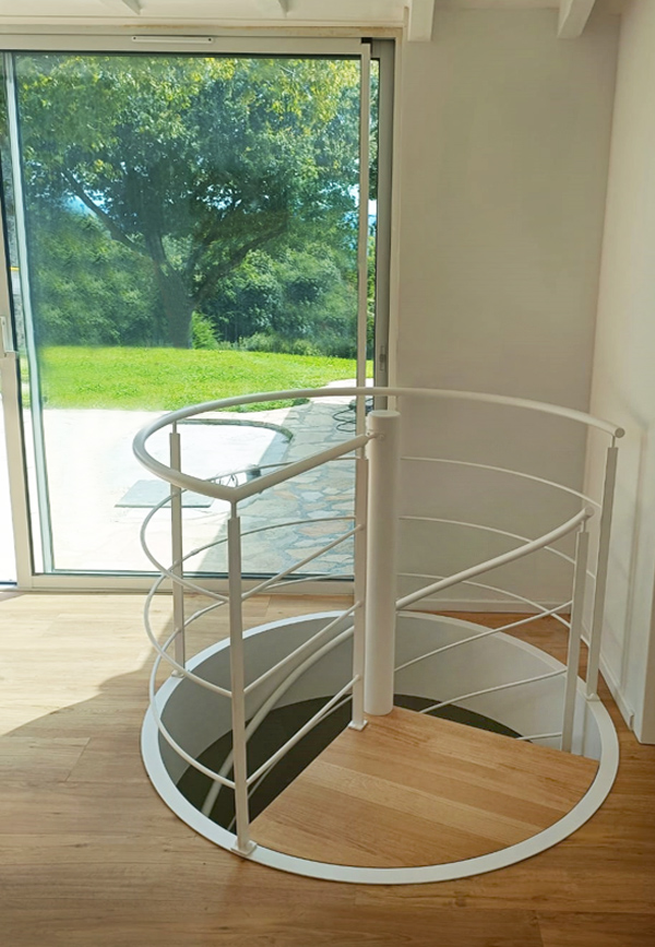 escaleras_circulares_para_espacio_reducido_petit_espaces_a_france_hendaya_biarritz.jpg