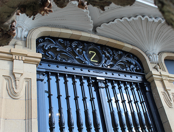 ibarkalde_restaura_la_puerta_de_portal_de_paseo_colo_2.jpg