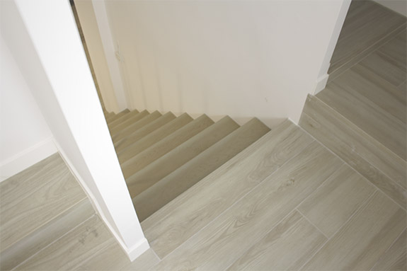 escaleras_rectas_para_acceso_a_stanos.jpg