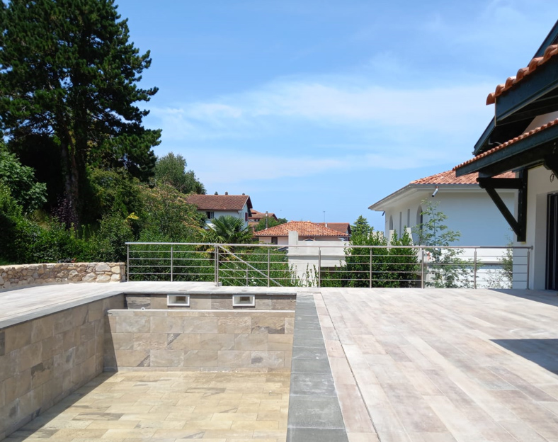 garde-corps_en_acier_inoxydable_metalisterie_a_bayne_sainte_jean_de_luz_biarritz_urrugne.jpg