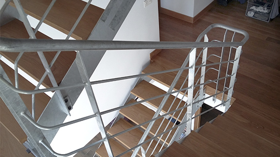 escaleras_de_madera_y_acero_en_bilbao_bizkaia_zierbana.jpg