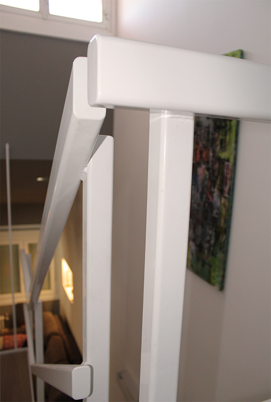 barandillas_de_hierro_lacadas_en_blanco_para_escaleras_en_villabona_zizurkil_gipuzkoa.jpg