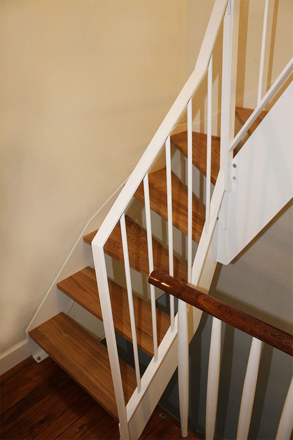 escaleras_metalicas_interiores_en_irun_y_gipuzkoa_a_medida.jpg