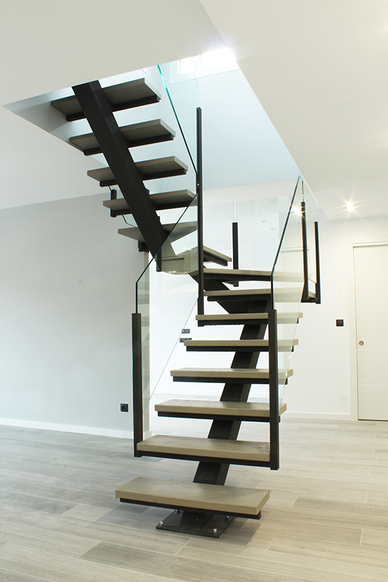 herrerias_en_burgos_miranda_de_ebro_para_la_instalacion_y_fabricacion_de_escaleras_metalicas_con_madera.jpg