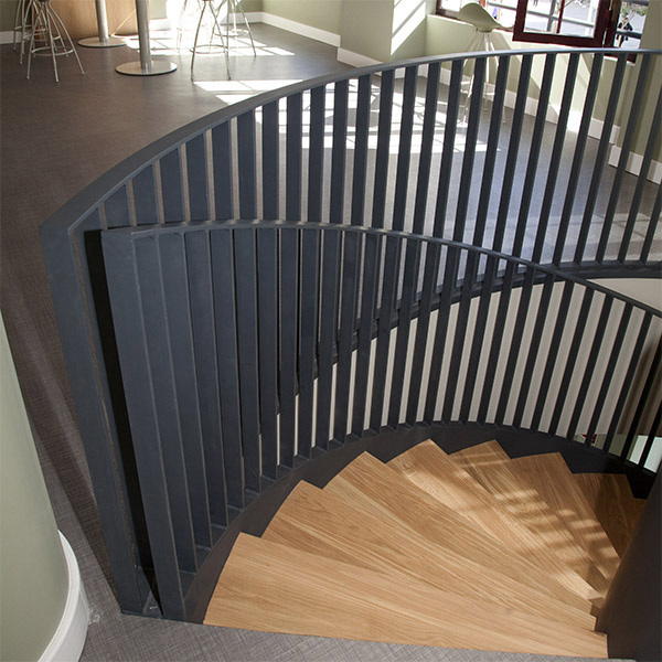 escaleras_interiores_a_medida_de_fabricantes_en_espaa_empresa_lider_en_el_sector_ibarkalde.jpg