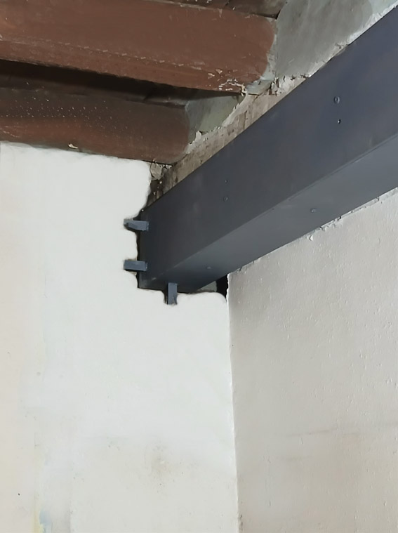 viga_de_acero_para_refuerzo_de_vigas_de_madera_en_vivienda_de_oiartzun_gipuzkoa_ibarkalde.jpg
