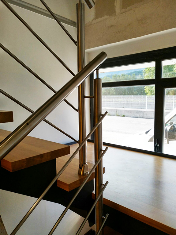 espcialistas_en_escaleras_de_pamplona_navarra.jpg