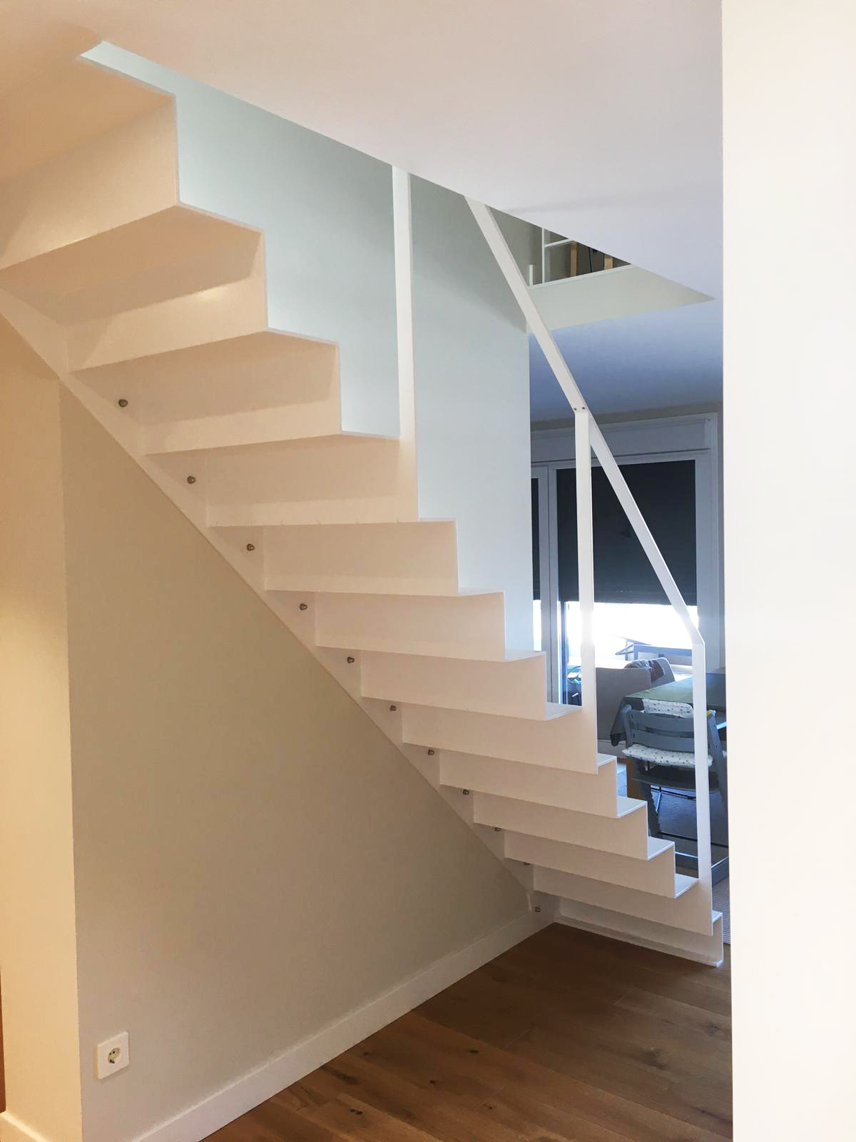 escaleras_de_tipo_chapa_continua_en_orio_gipuzkoa_y_san_sebastian.jpg