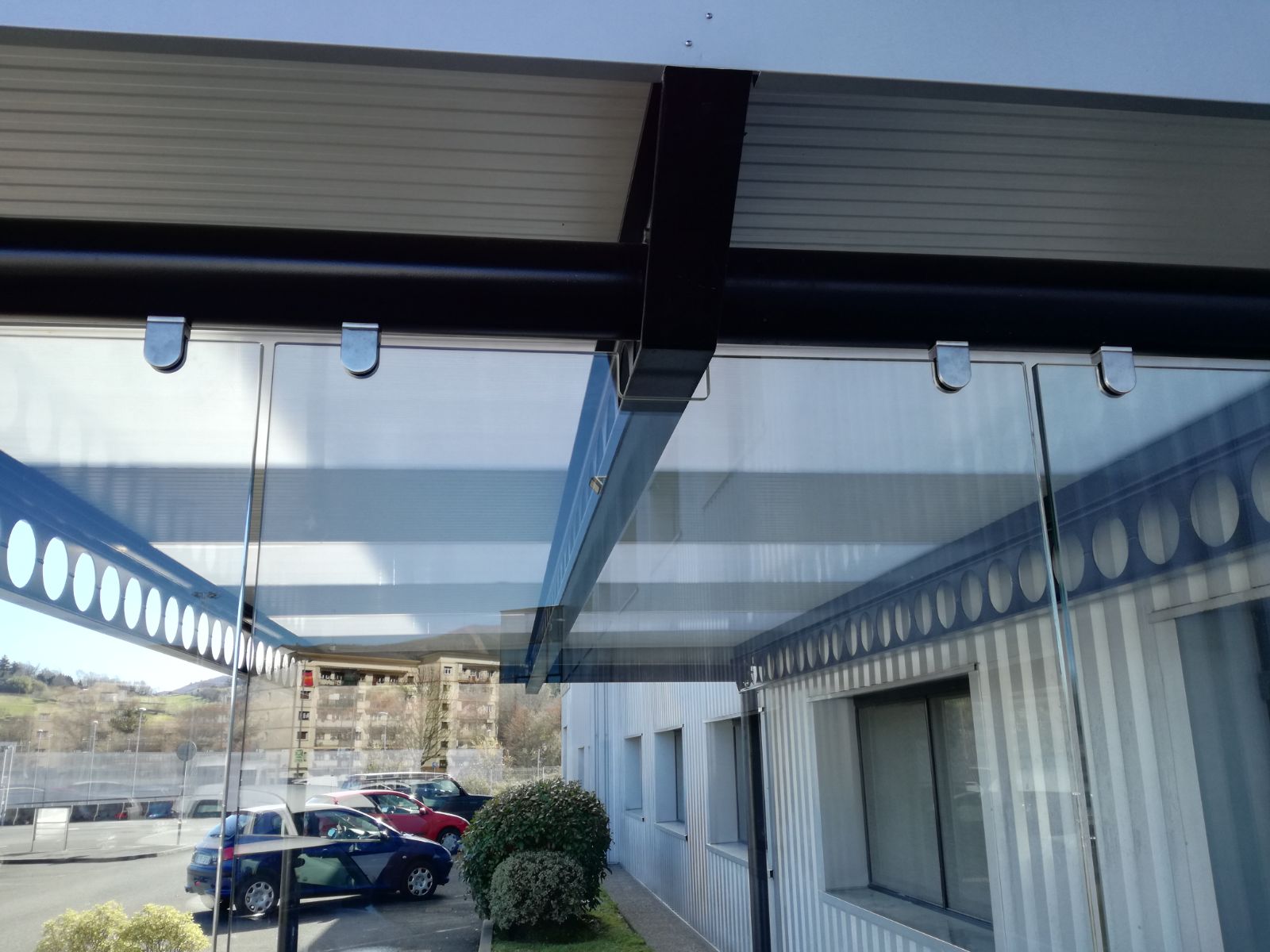 empresas_fabricantes_de_marquesinas_para_proteccion_de_la_lluvia.jpg