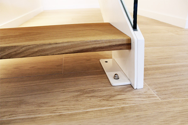 huellasa_de_madera_de_roble_en_escalera_interior_onate_ibarkalde_gipuzkoa.jpg