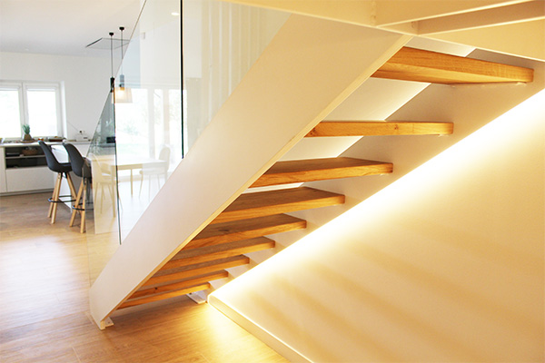 escaleras_de_interior_con_luz_integrada_ibarkalde.jpg