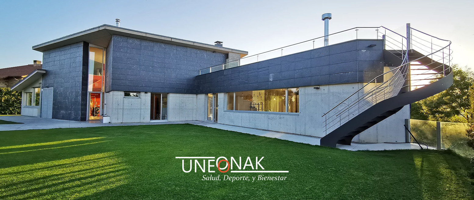 gimansio_uneonak_de_san_sebastian_escalera_exterior_para_gimnasio.jpg