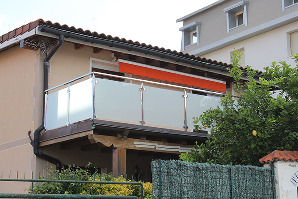fabricantes_de_barandillas_de_acero_inoxidable_y_vidrio_traslucido_en_donostia.jpg