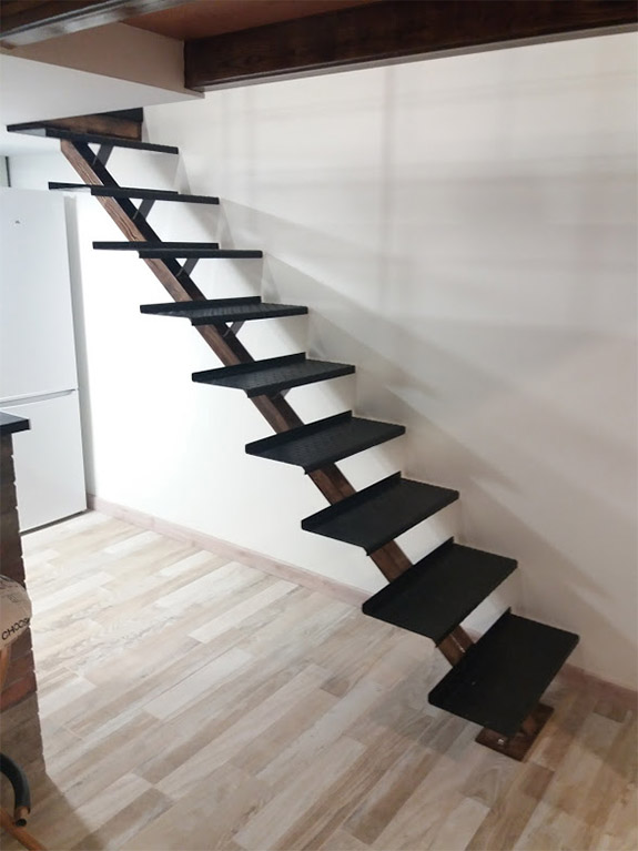fabricacion_de_escaleras_metalicas_para_entreplantas_en_donostia_san_sebastian_gipuzkoa.jpg