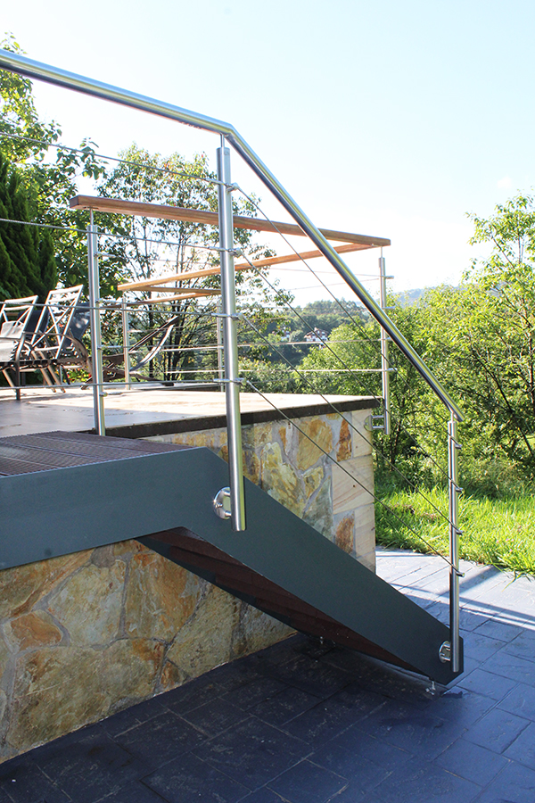fabricantes_de_escaleras_metalicas_en_bizkaia_bilbao_urduliz_para_exteriores.jpg