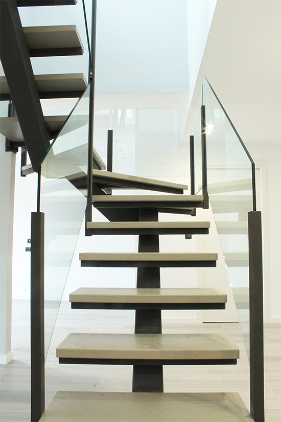 escaleras_metalicas_en_miranda_de_ebro_burgos_con_hierro_y_madera.jpg