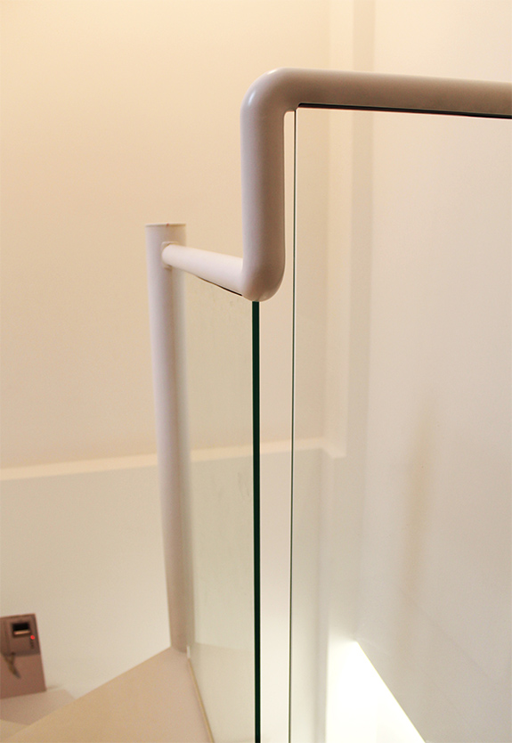 instalacion_y_diseo_de_barandillas_de_vidrio_en_gipuzkoa_escalera_modelo_salaberria.jpg