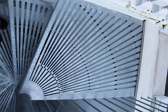 escaleras_de_acero_galvanizado_para_exteriores_en_san_sebastian_donostia.jpg