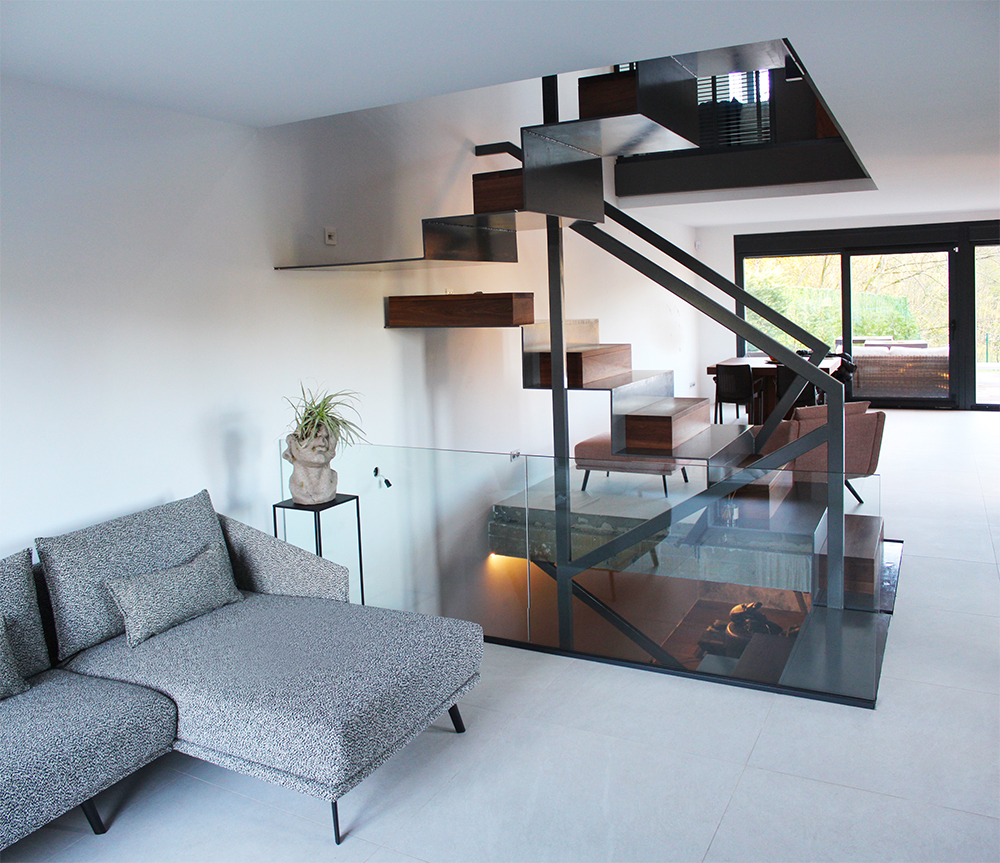 fabricantes_y_montadores_de_escaleras_a_medida_de_chapa_plegada.jpg