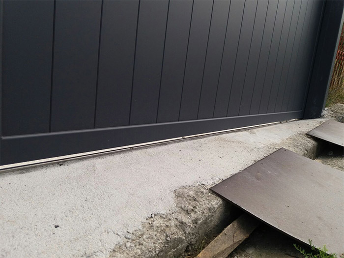 railes_en_puertas_correderas_en_gipuzkoa_donostia_san_sebastian.jpg