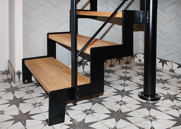 que_es_una_zanca_lateral_de_diente_de_sierra_en_escaleras.jpg