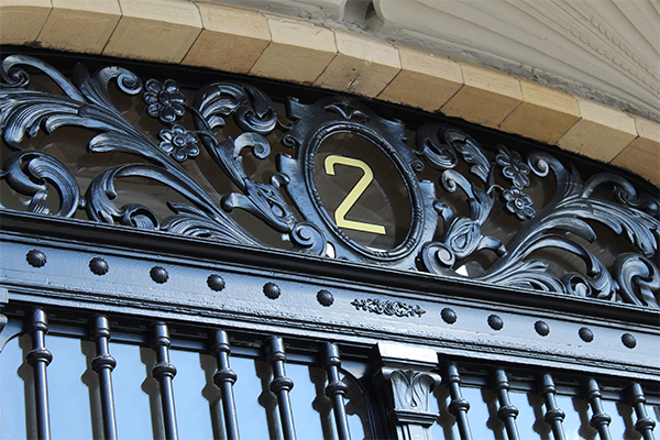 paseo_colon_2_de_san_sebastian_herreria_puerta_arquitectura.jpg