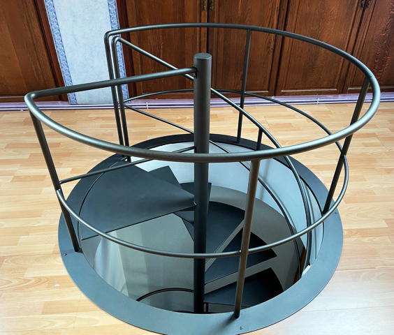 escalera_metalica_helicoidal_con_barandilla_de_acceso_en_vitoria_gasteiz.jpg