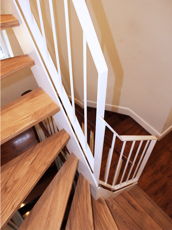 escaleras_metalicas_interiores_iirun_y_gipuzkoa_a_medida.jpg