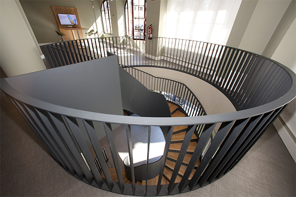 las_mejores_fotografias_de_escaleras_en_leon_de_ibarkalde_especialista.jpg