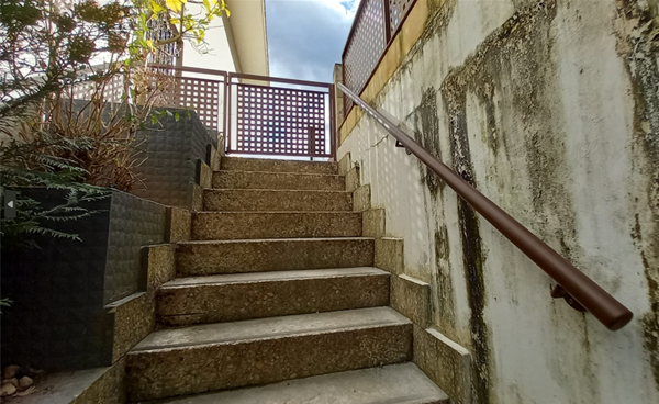barandillas_de_chapa_perforada_en_acero_corten_en_donostia.jpg