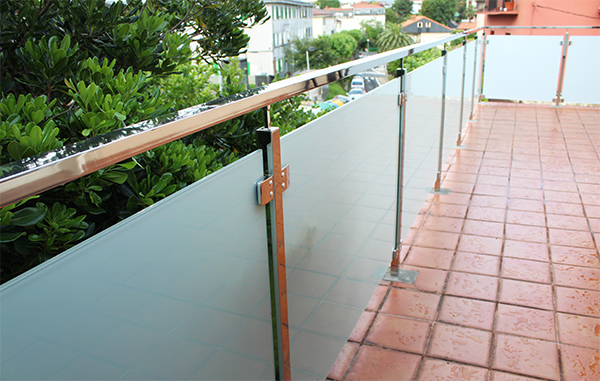 barandillas_de_inox_y_vidrio_traslucido_para_terrazas_en_donostia_gipuzkoa.jpg